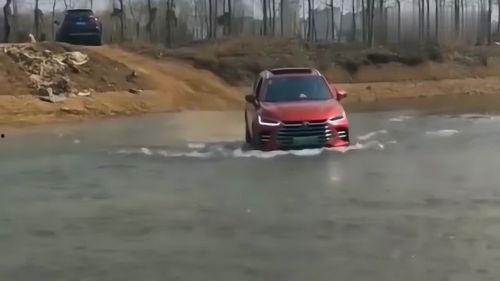 国产汽车过河视频,见证中国制造实力与智慧