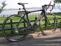 国产全碳公路车测评视频,性能与美学的完美融合