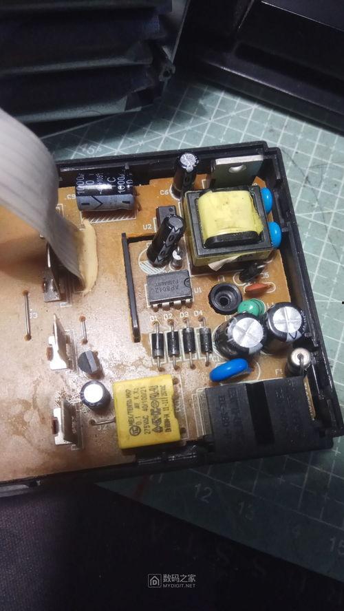 国产镍氢充电器拆解视频,内部构造与工作原理深度解析