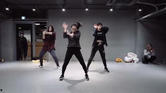 国产最搞笑跳舞视频,笑翻全场！国产最搞笑跳舞视频大盘点